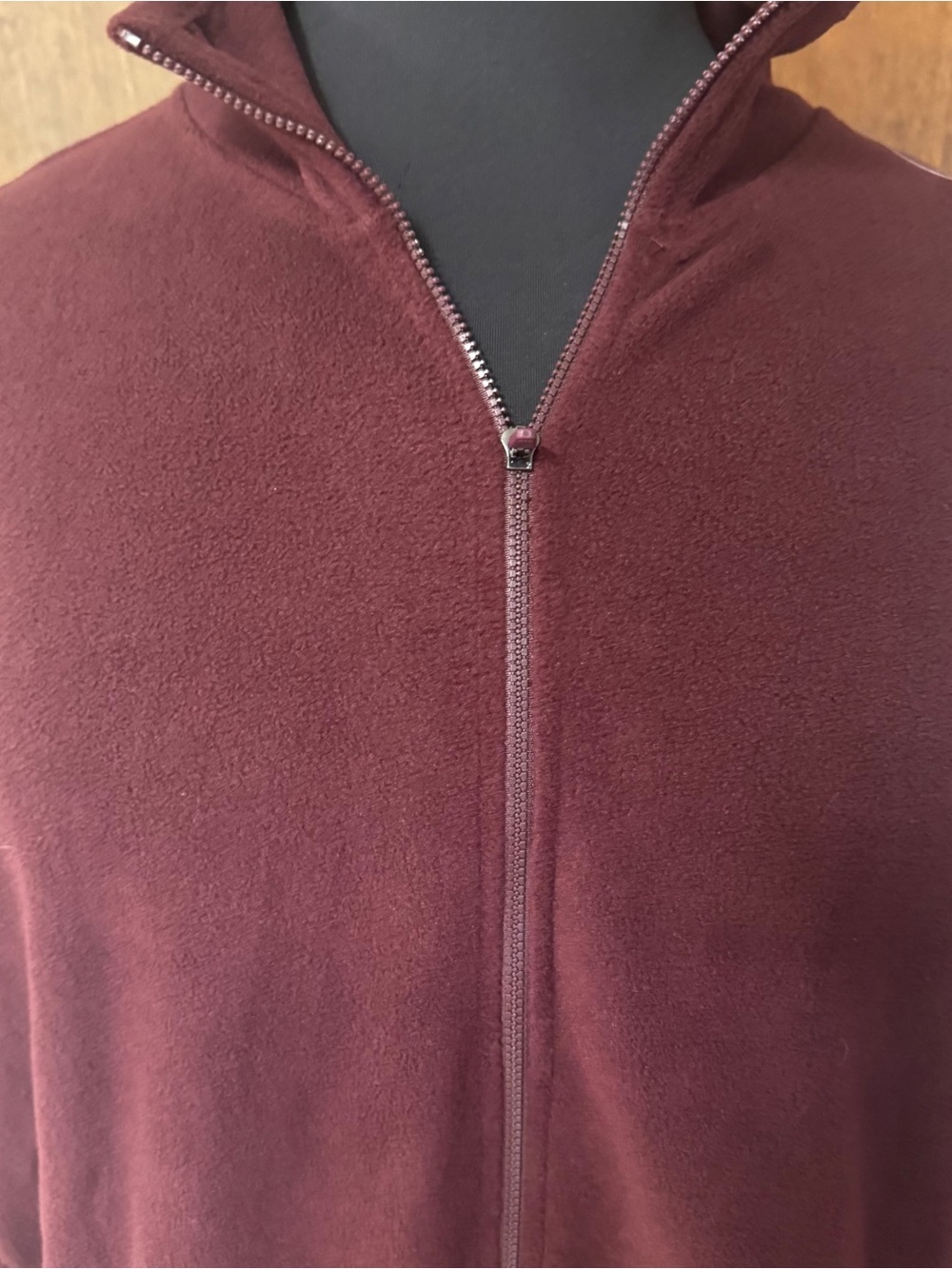 NWT Old Navy Plus Size Burgundy Full-Zip Fleece Jacket - Picture 3 of 6